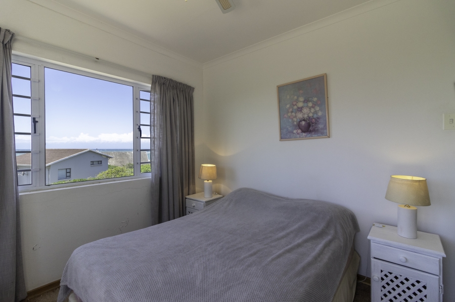 7 Bedroom Property for Sale in West Beach Eastern Cape